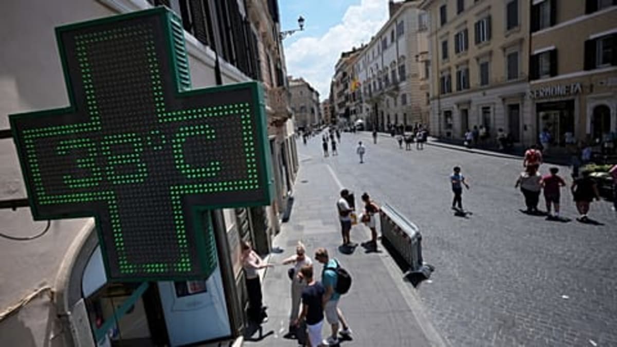 Croatian Island Beats Heat With Medieval Architecture - Image 2
