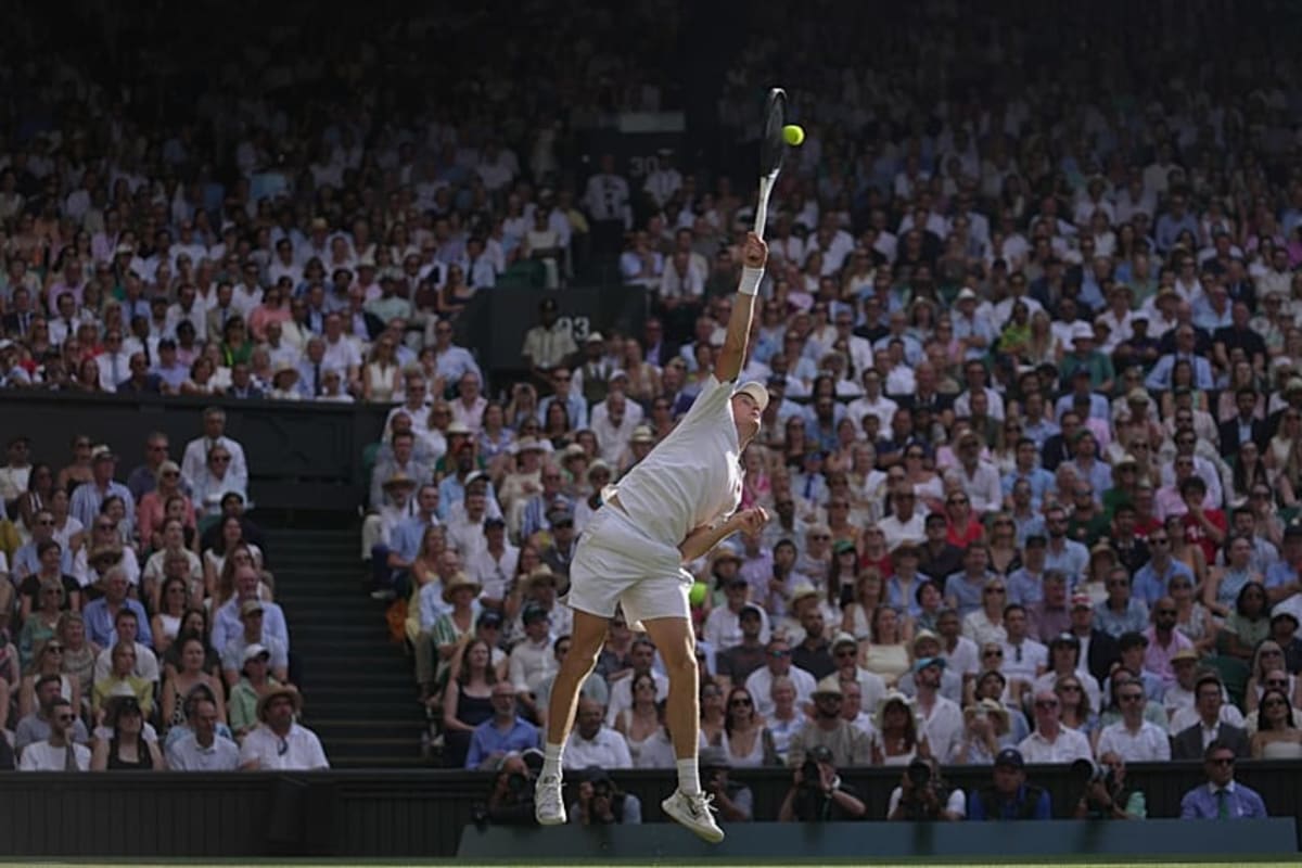 Sinner Dominates Djokovic to Reach Wimbledon Final - Image 2
