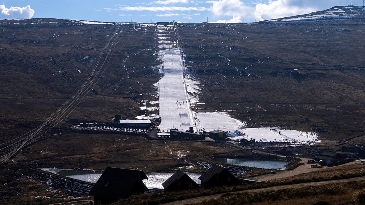 Africa's Snow: Lesotho Ski Resort Defies Expectations - Image 2