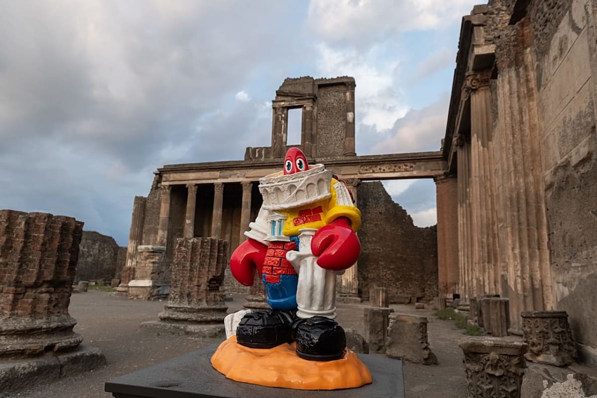 Giant Lobsters Take Over Ancient Pompeii in Art First - Image 2