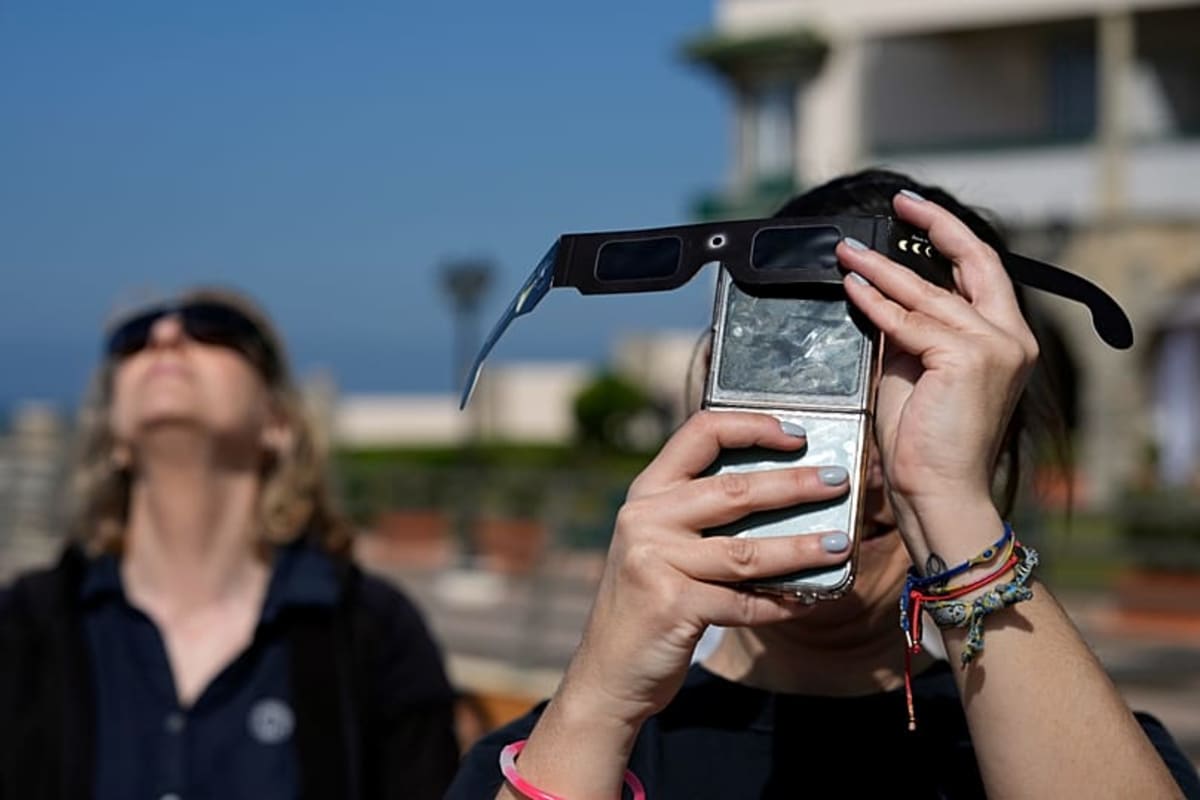 Spain's Total Eclipse: How to Safely Film August 12 Event - Image 4