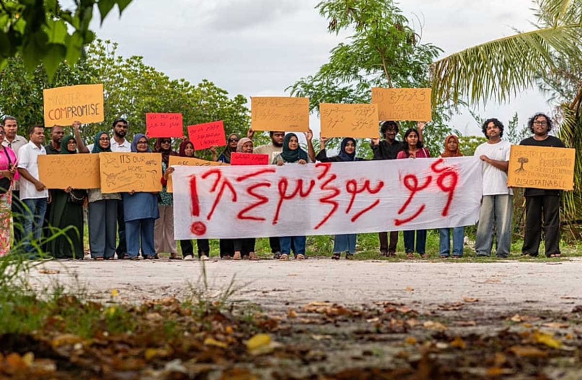 Young Maldivians Fight Rising Seas With Kayaks and Hope - Image 3