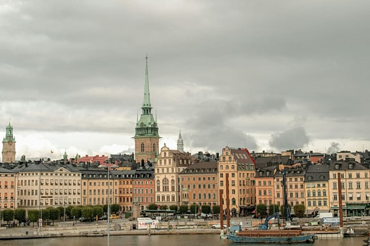4 Canal Cities Beat Crowds Without Losing the Magic - Image 3