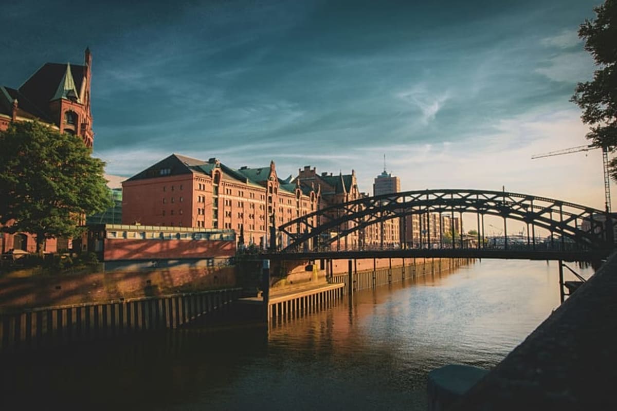 4 Canal Cities Beat Crowds Without Losing the Magic - Image 2