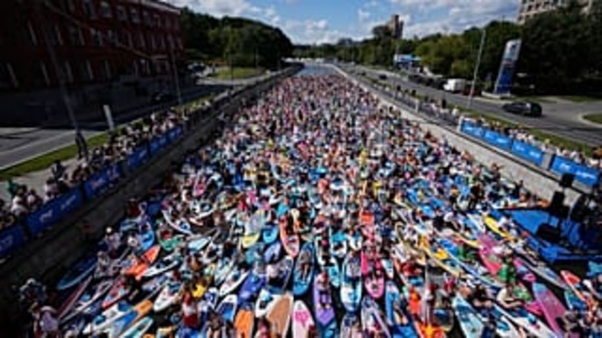 Copenhagen Kayakers Rally for Greenland's Indigenous Rights - Image 4
