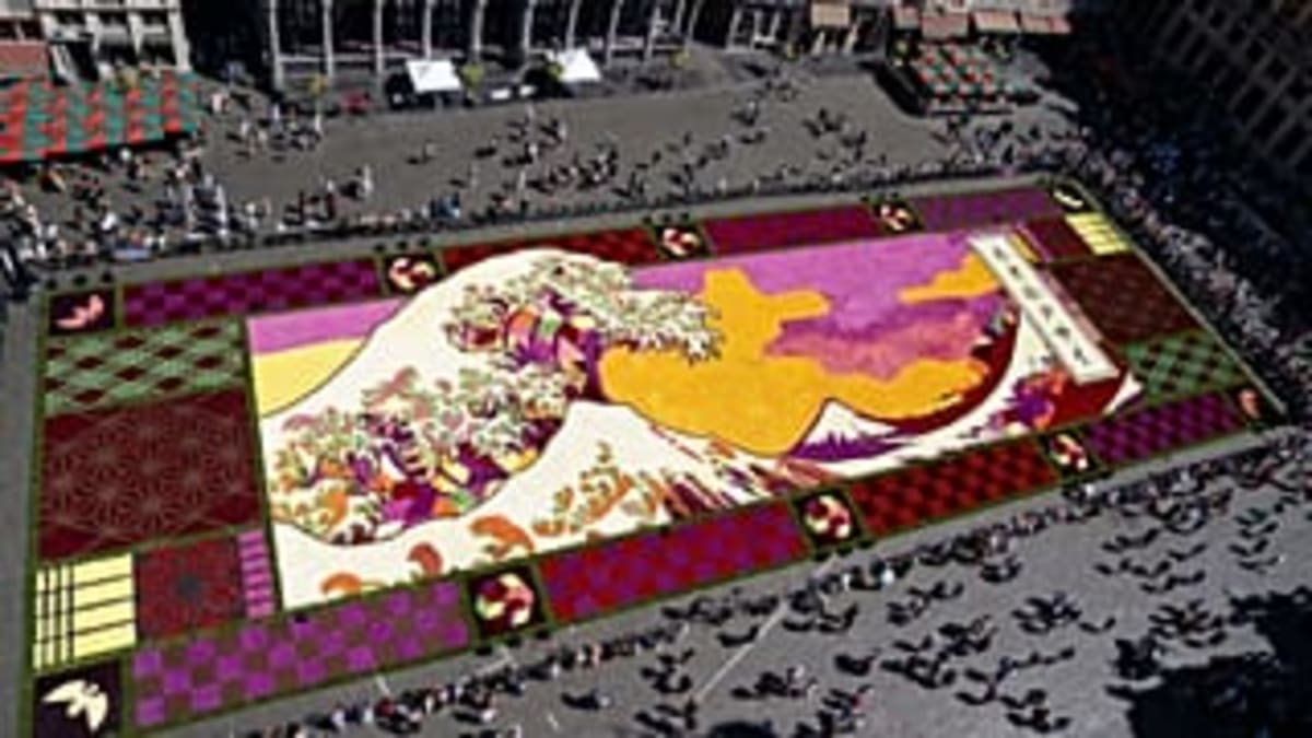 Brussels Creates Giant Flower Wave with 500,000 Dahlias - Image 3