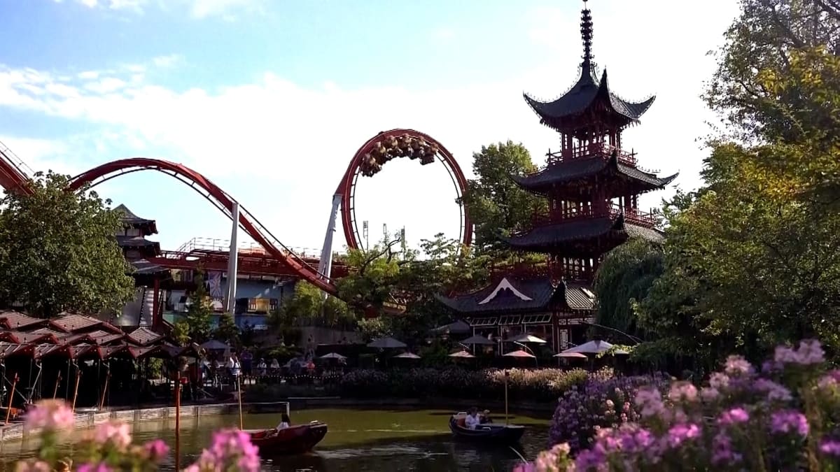 Copenhagen's Tivoli Unveils Glowing Japanese District - Image 2