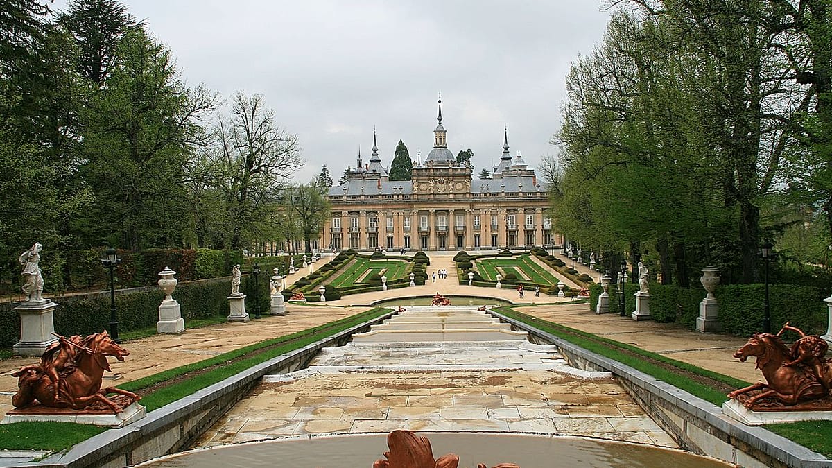 Free Map Reveals 7,700 Castles Across 141 Countries