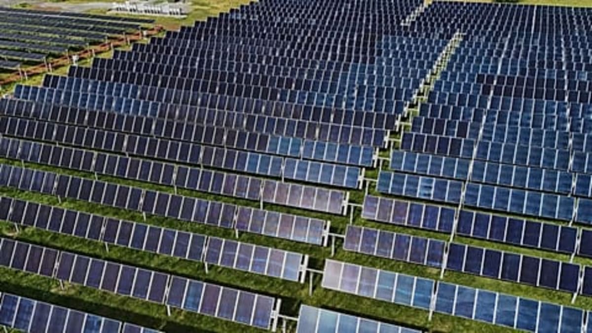 China's Solar Capacity Surpasses Coal for First Time - Image 3