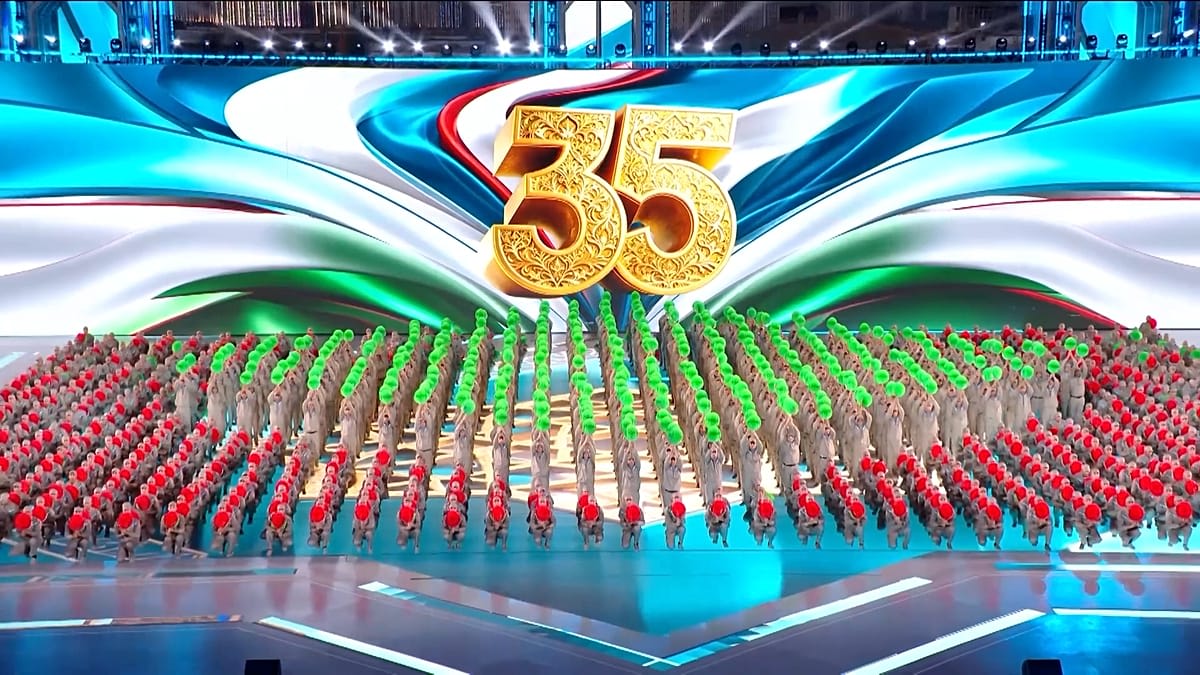 Uzbekistan Celebrates 35 Years of Independence with Drones