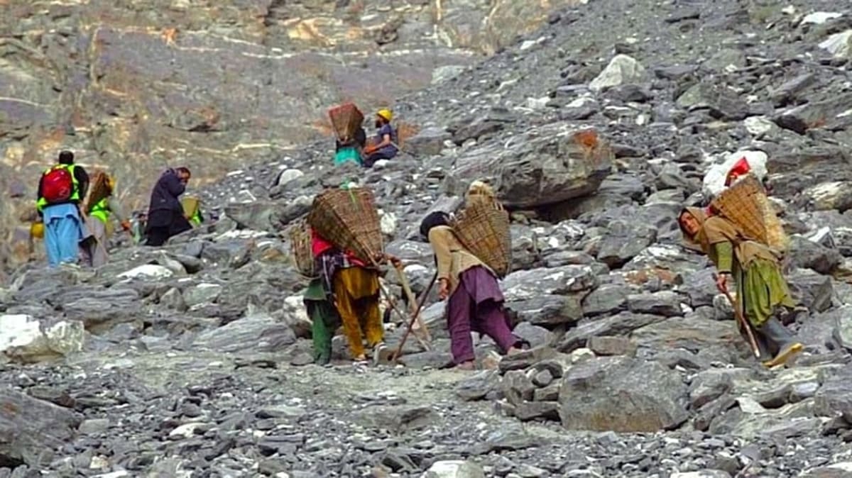 Pakistan Villages 'Marry Glaciers' to Fight Water Scarcity - Image 2