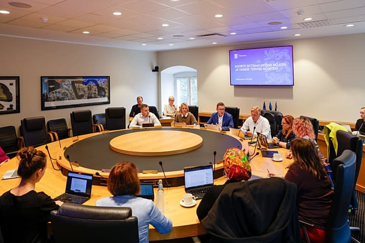 Estonia Chooses Experts Over Bans to Protect Teen Mental Health - Image 2