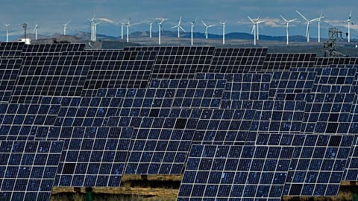 Swedish Firm Turns Old Wind Turbines Into Homes and Skis - Image 5