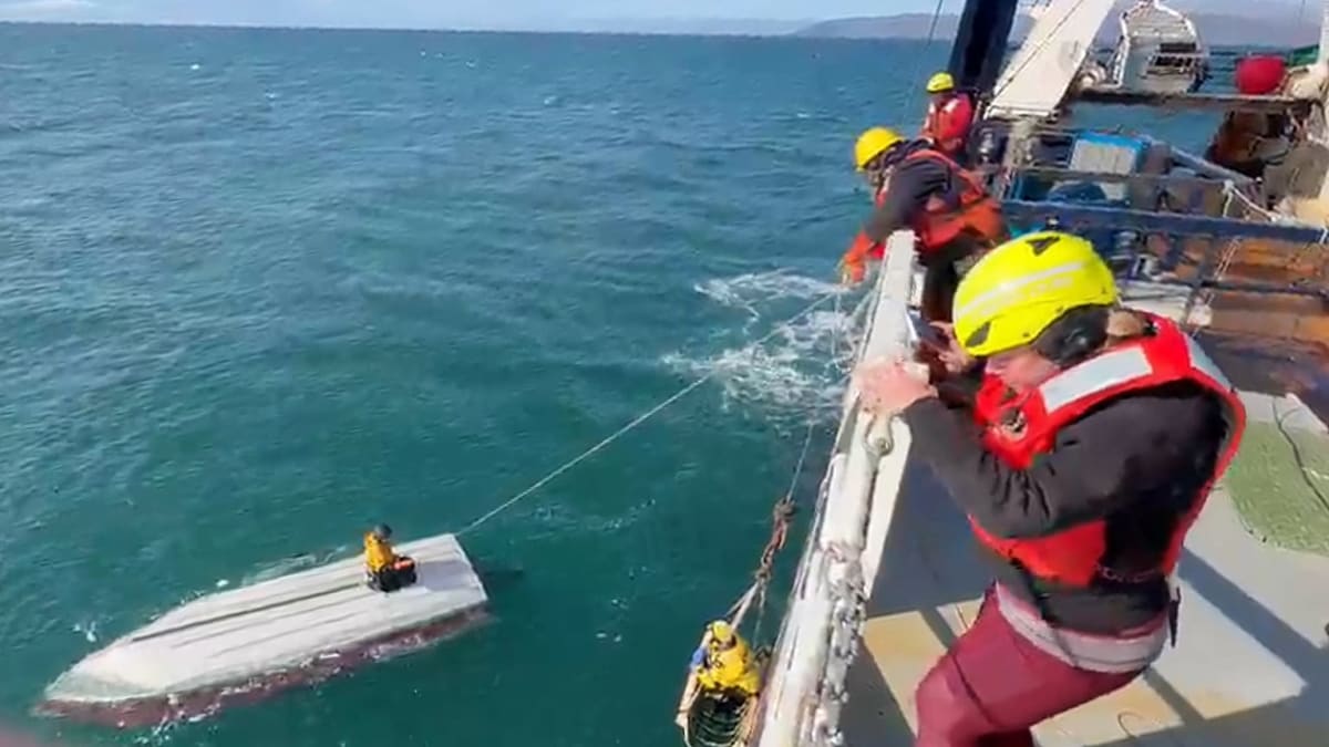 Teen Survives 3 Days in Bering Sea After Boat Capsizes - Image 2