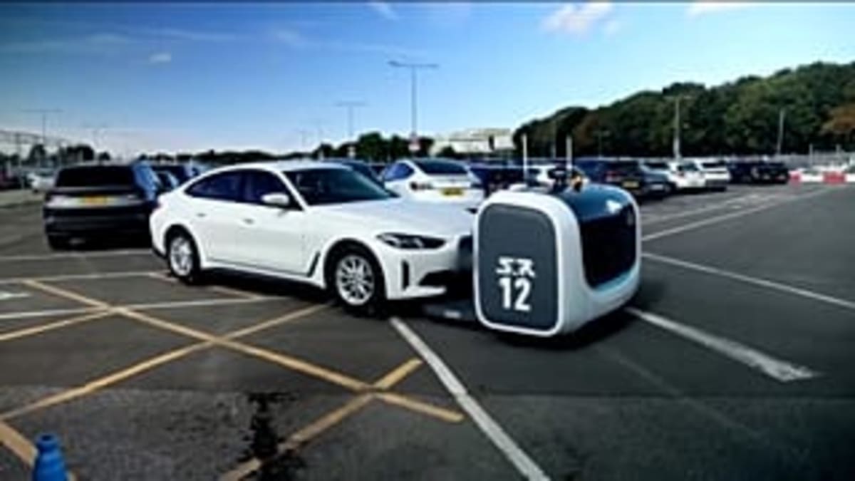 Gatwick Airport Tests Robot Valets to Park Your Car - Image 3