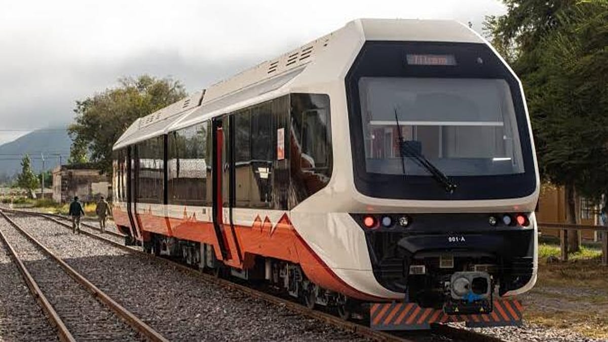 Argentina's Solar Train Powers 42km Through the Andes