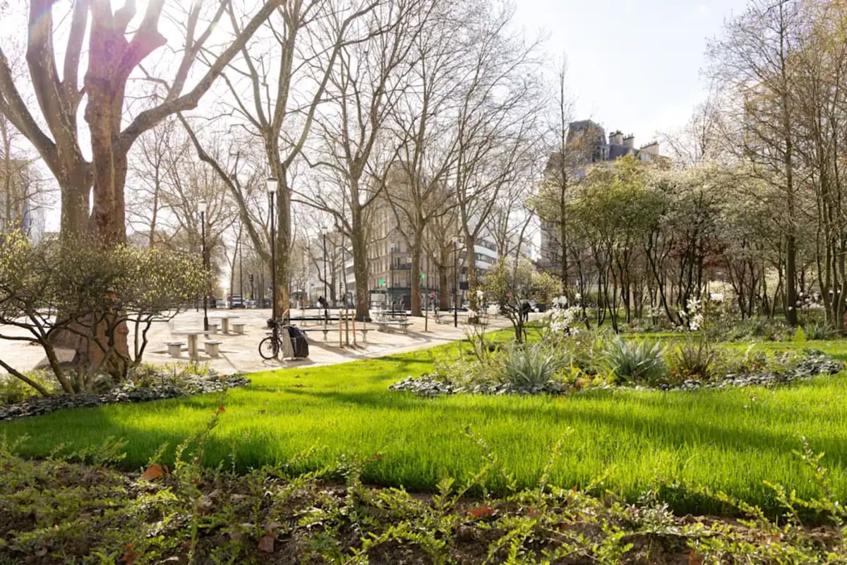 Paris Flips 900 Miles of Roads From Cars to Bikes - Image 3