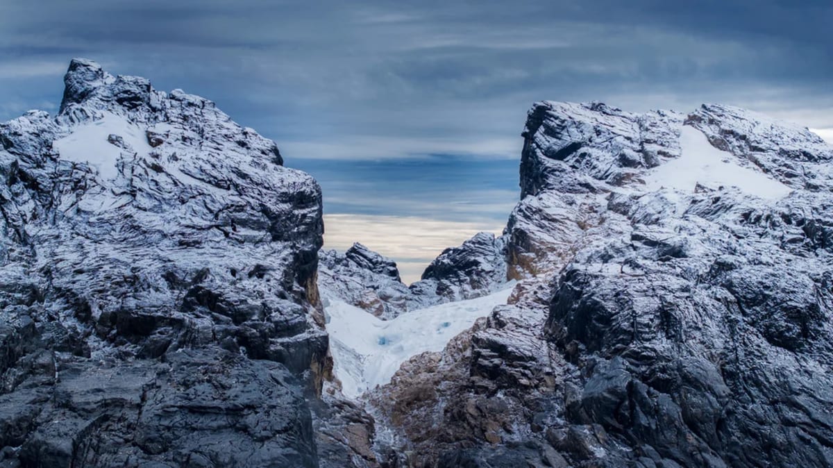 Explorer Captures 3D Model of Indonesia's Vanishing Ice - Image 3