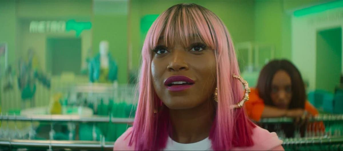 Hollywood Designer Brings Bold Color Back to Big Screen - Image 3
