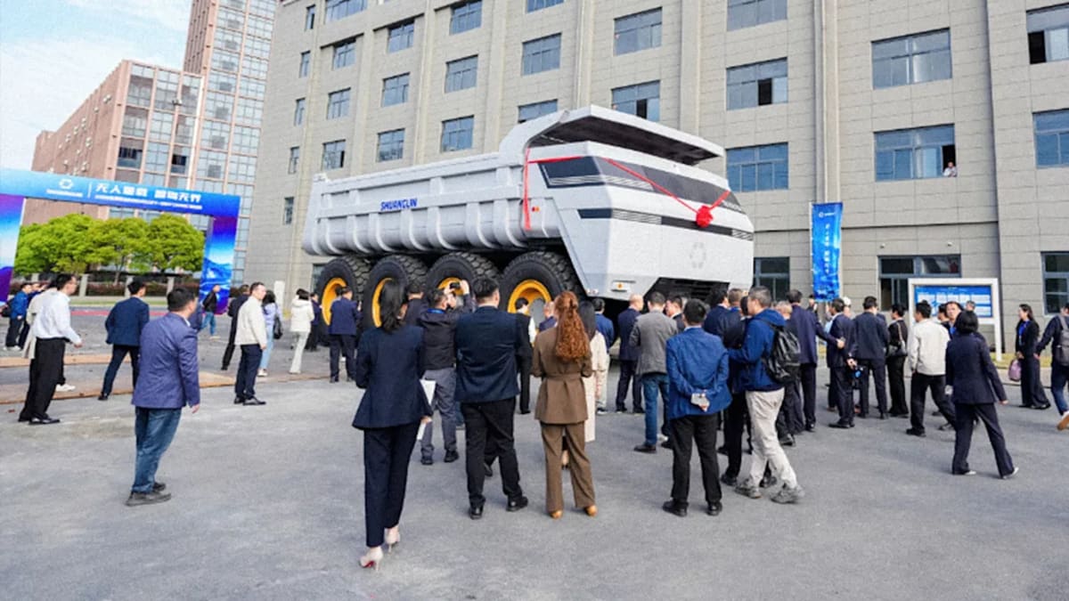 Giant AI Mining Truck Moves Like a Crab, Works 24/7