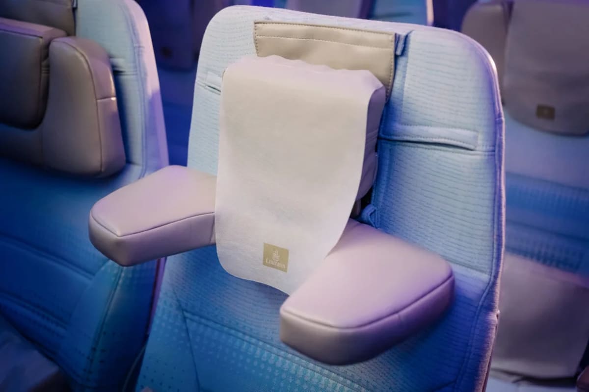 Emirates Adds Free Neck Pillow Headrests to Economy - Image 3