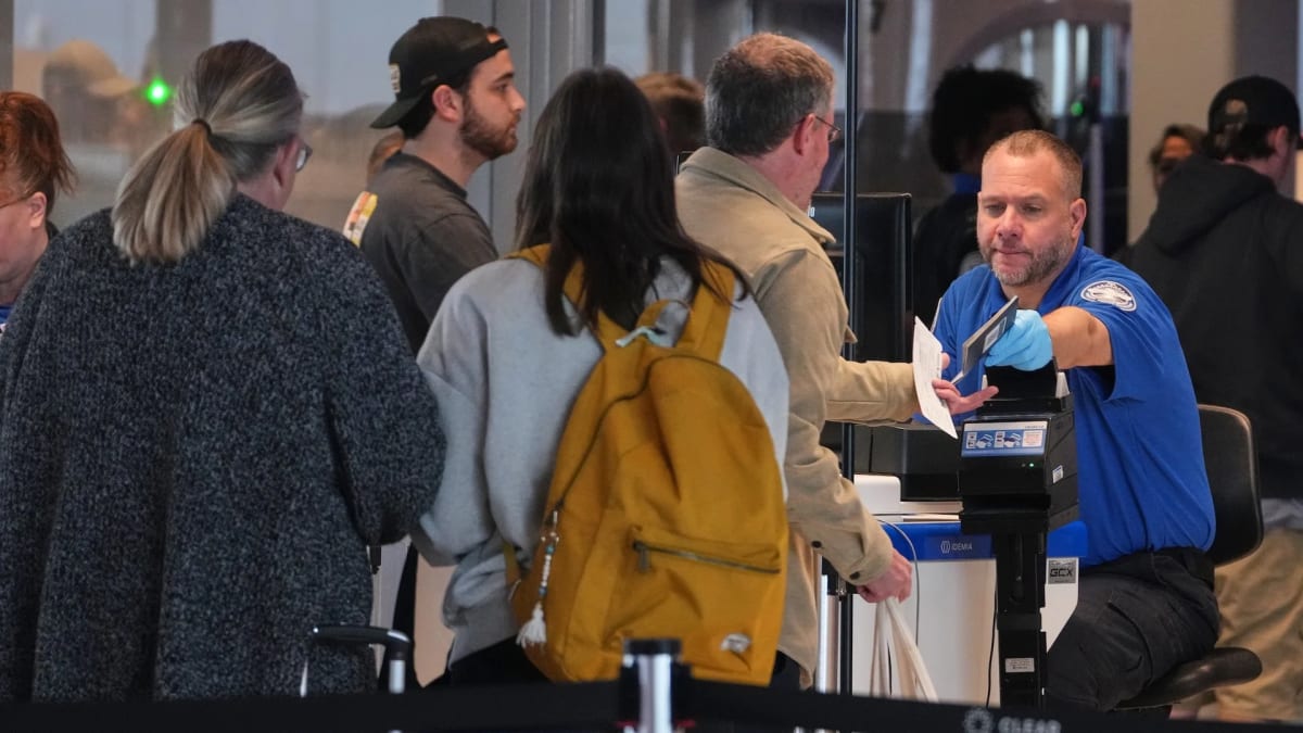TSA Workers Get Paid, Airport Wait Times Start Improving