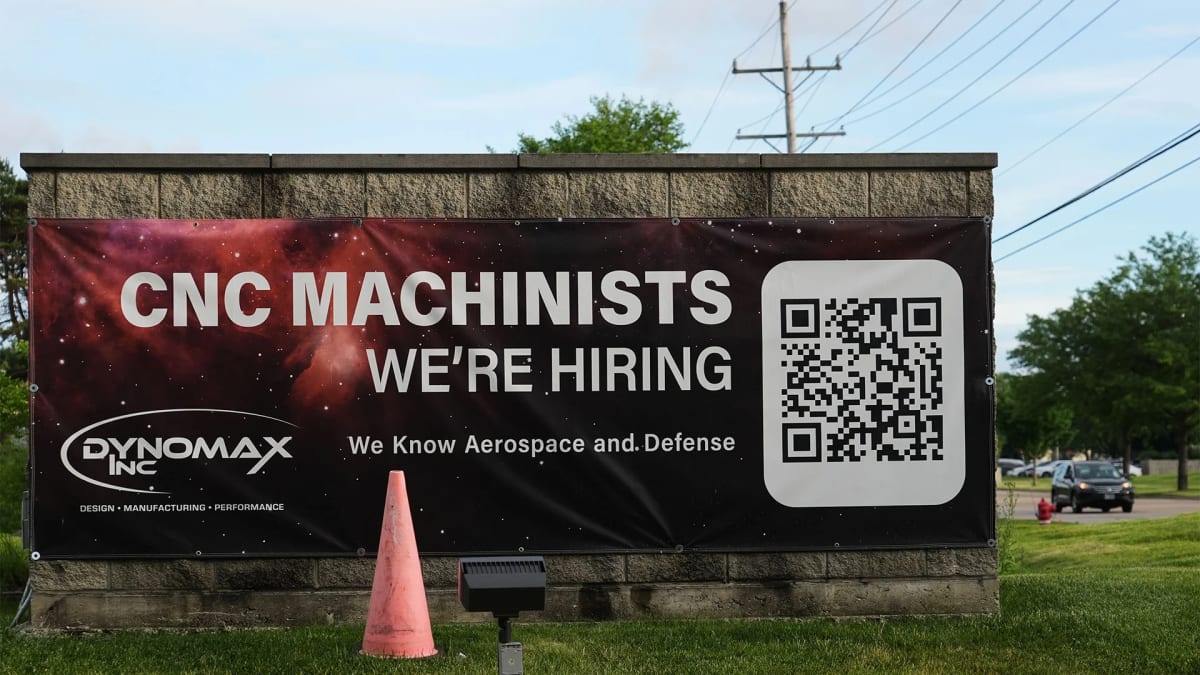 U.S. Jobless Claims Drop to 226,000 in Strong Recovery