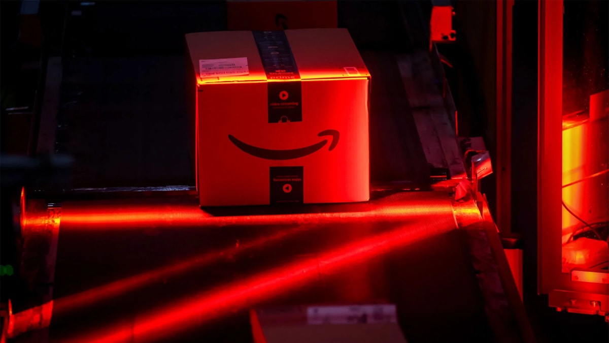 Amazon delivery boxes stacked, representing customer refunds from illegal tariff collections
