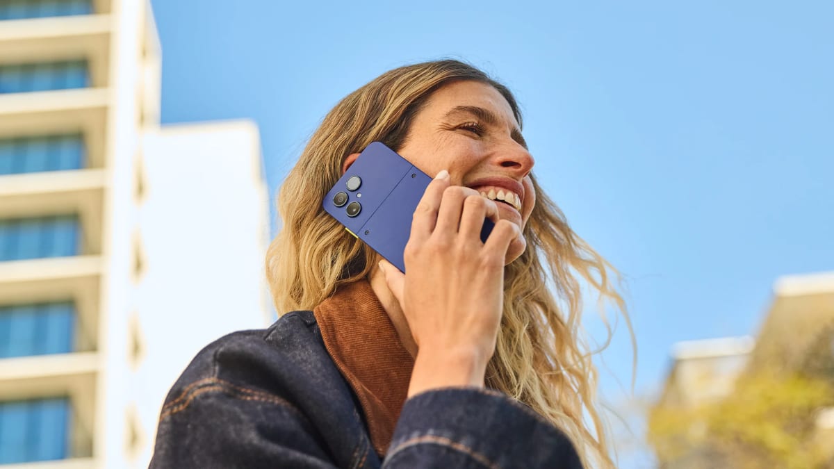 This $650 Phone Comes With a Screwdriver to Fix Yourself