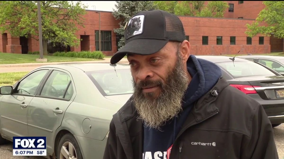 ** Detroit Good Samaritan speaking to news reporter about saving shot teenager's life