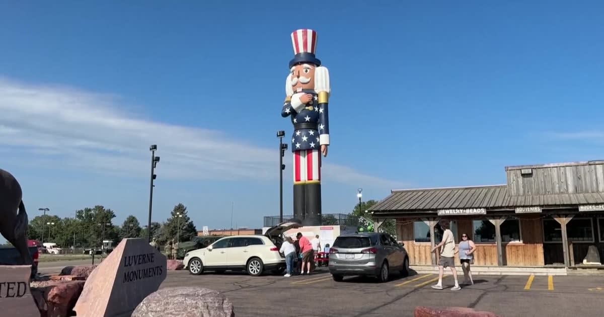 65-Foot Nutcracker Puts Small Minnesota Town on World Map