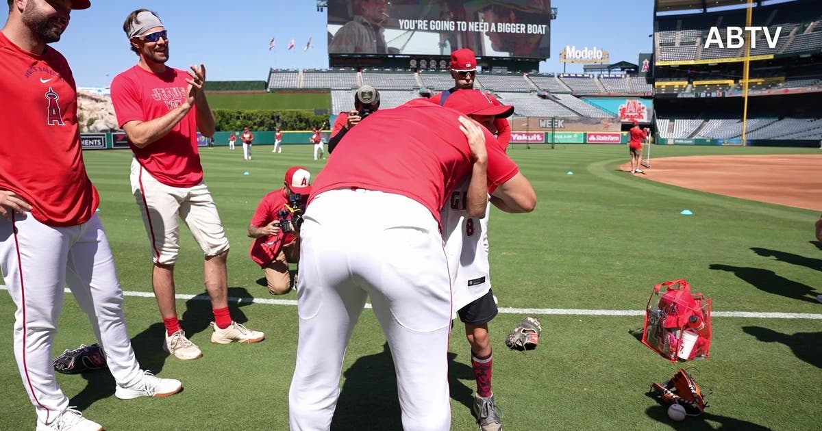 11-Year-Old Cancer Survivor Meets Mike Trout at Angel Stadium