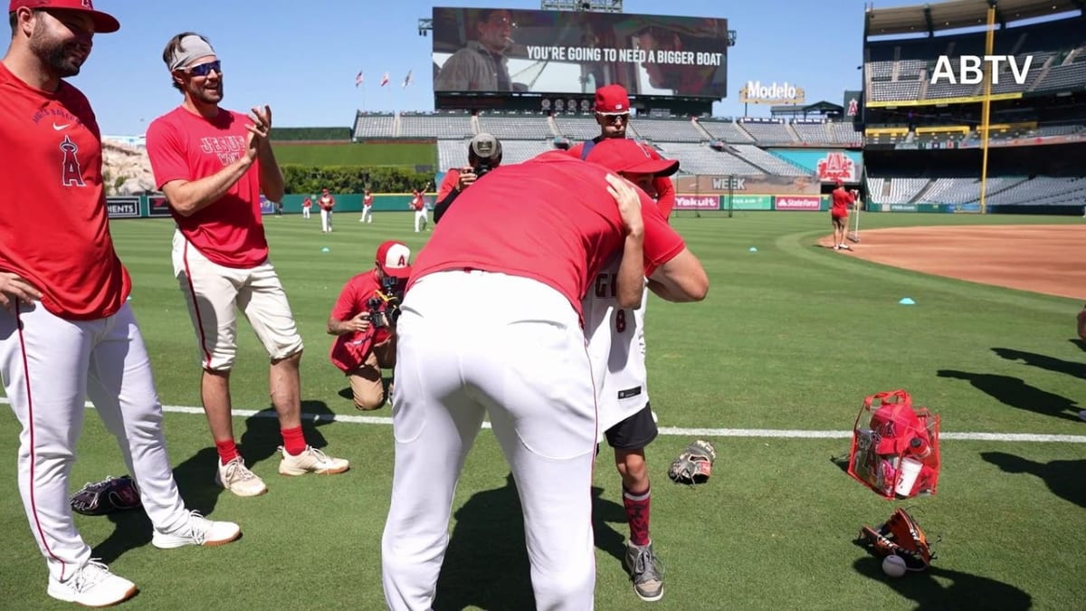 11-Year-Old Cancer Survivor Meets Mike Trout at Angel Stadium - Image 2