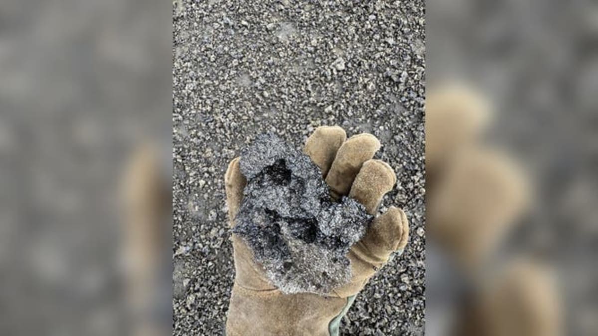 Scientists Race to Sample Hawaii's Kilauea Before Lava Hits - Image 4
