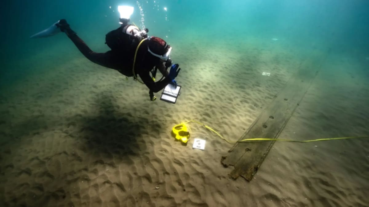 Spanish Team Discovers 150 Ancient Shipwrecks in Gibraltar - Image 3