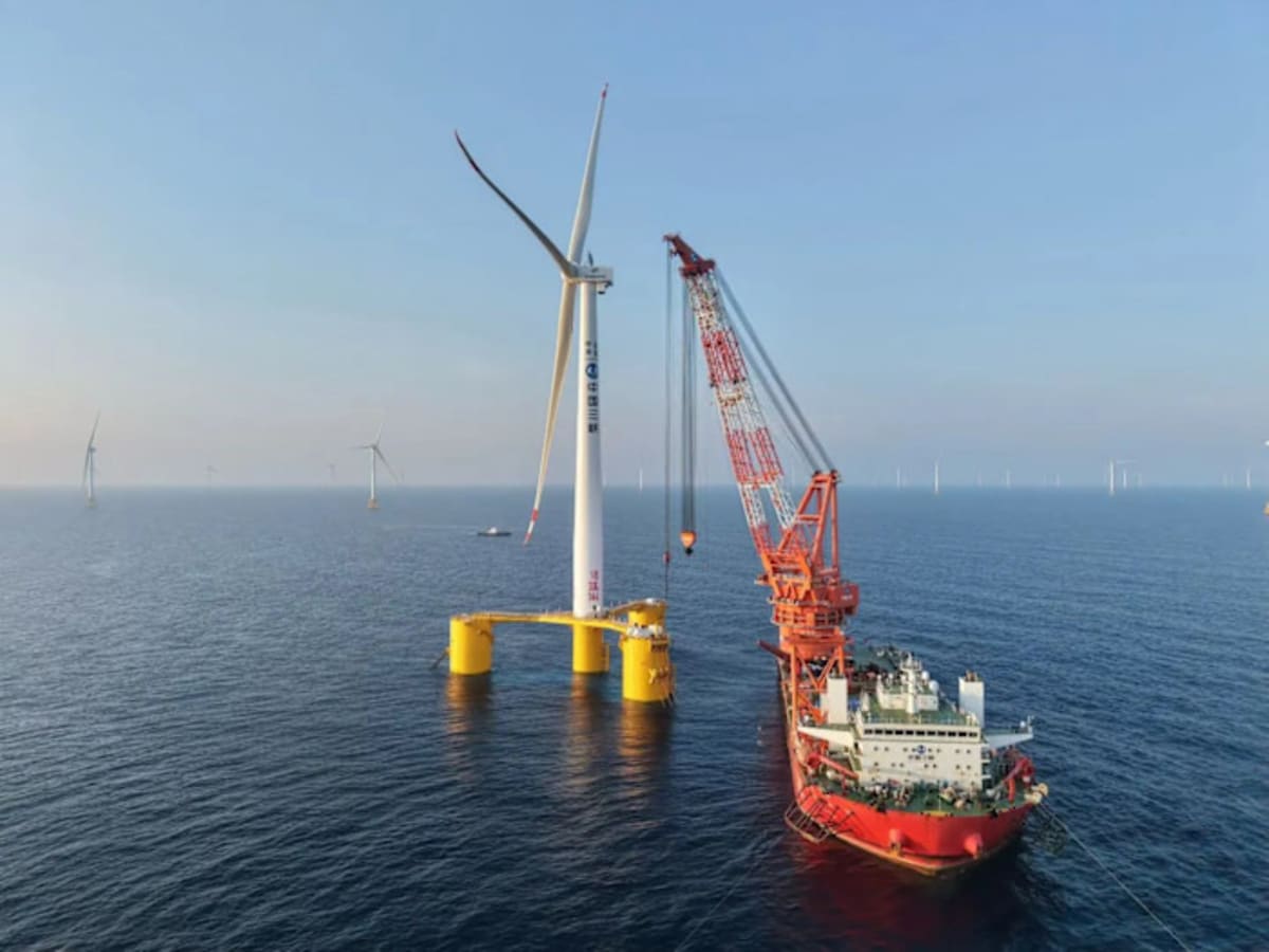 Floating Wind Turbines Unlock Clean Energy in Deep Waters - Image 2