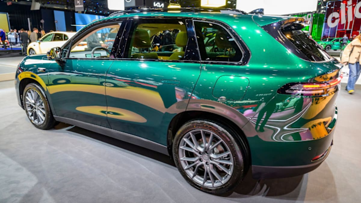 Carmakers Bridge EV Gap With Range-Extended Technology