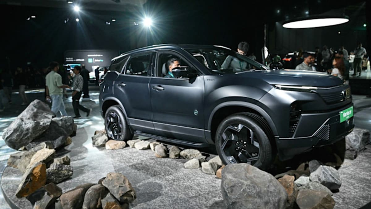 India's EV Sales Surge 65% as Fuel Costs Drive Green Shift