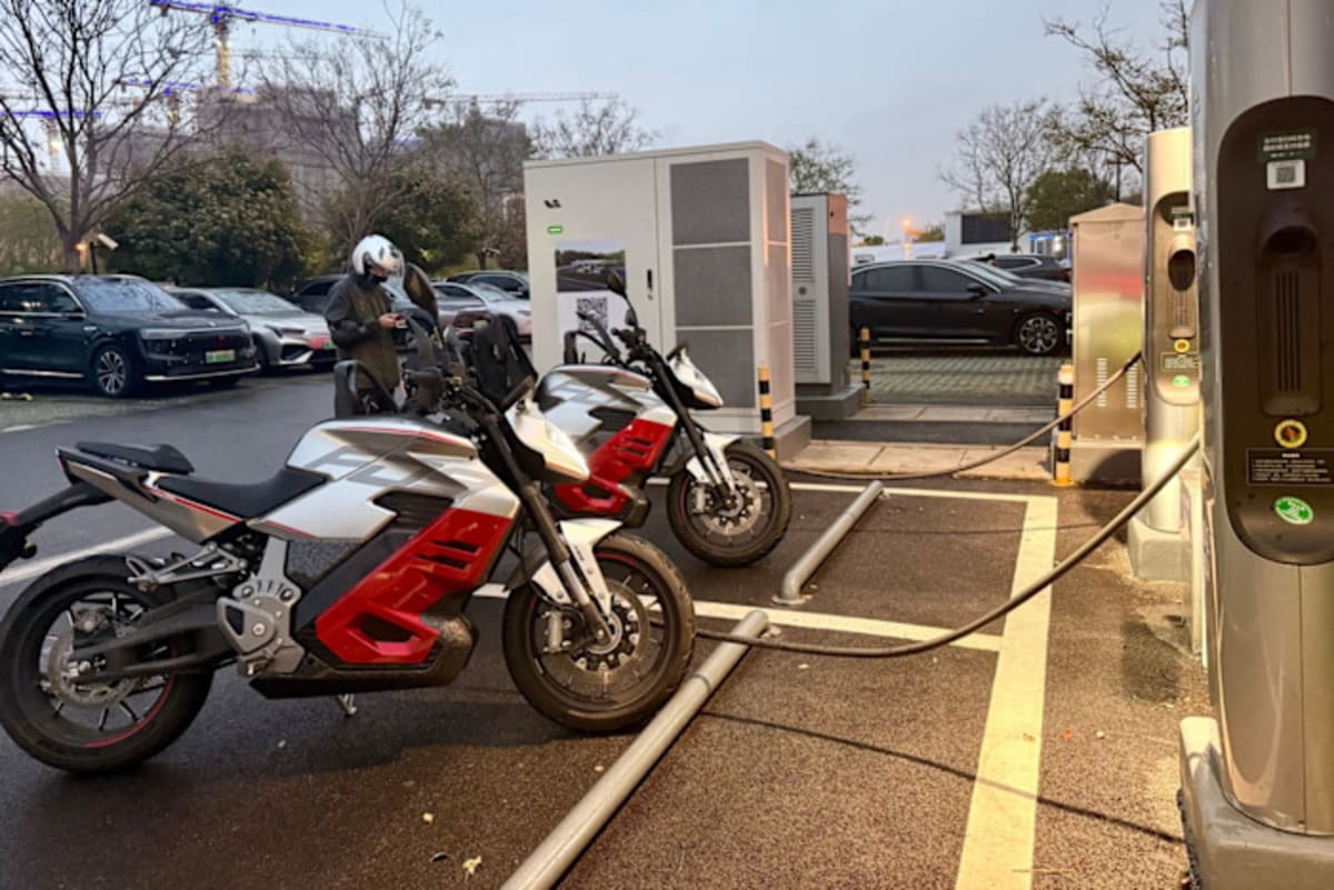 Chinese E-Scooters Surge 70% as Oil Crisis Shifts Riders - Image 2