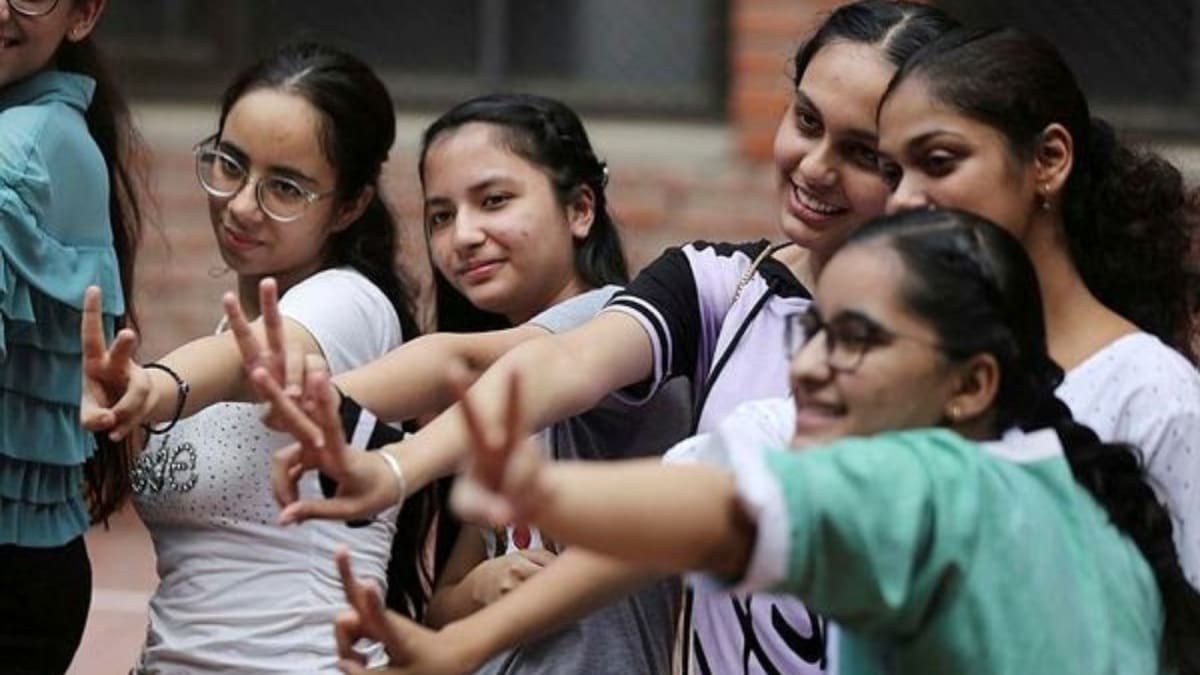 Slum Girl Tops State Exams, Dreams of Joining Army