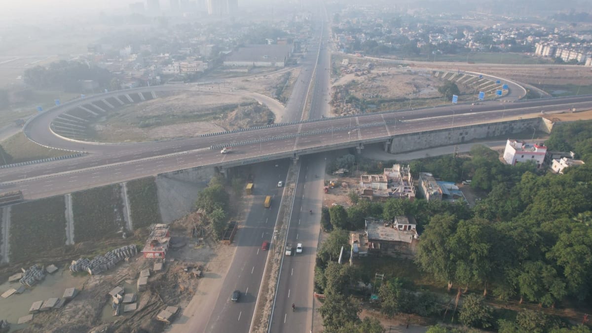 New India Expressway Cuts Lucknow-Kanpur Drive to 30 Minutes