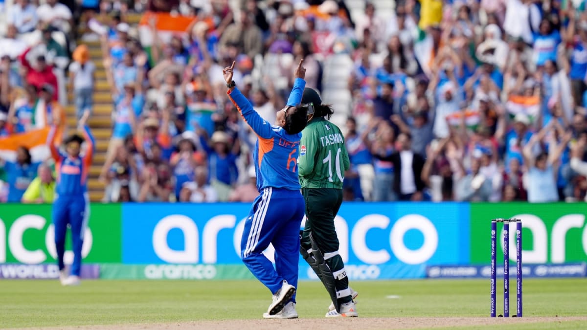 India's Deepti Sharma Takes Historic 5 Wickets vs Pakistan