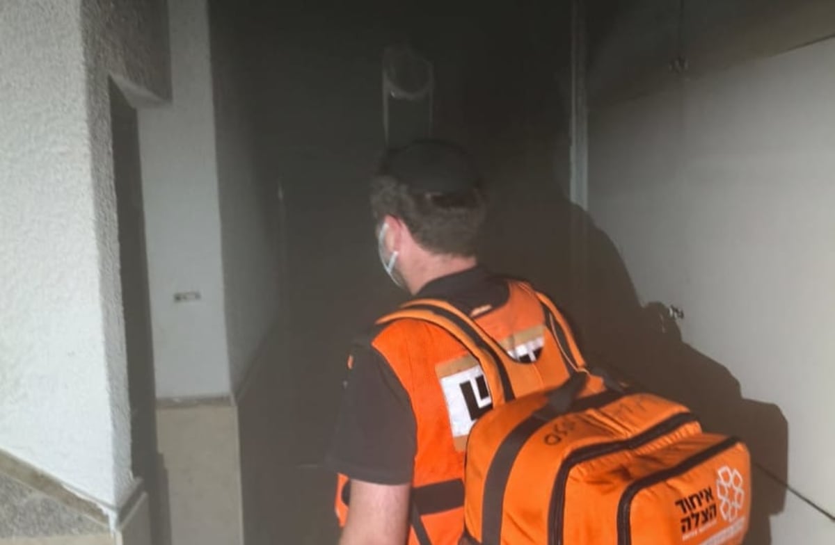 Firefighters Rescue 25 From Netanya Apartment Blaze - Image 2