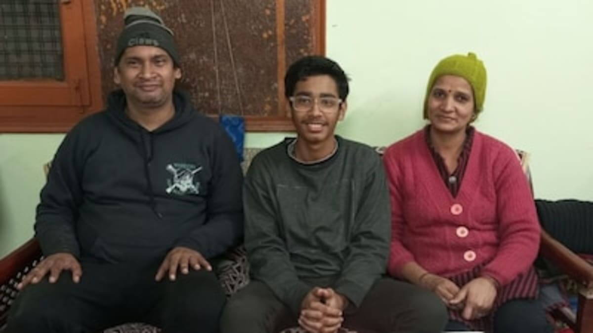 Delhi Tailor's Son Scores Top 500 in JEE Without Coaching - Image 5