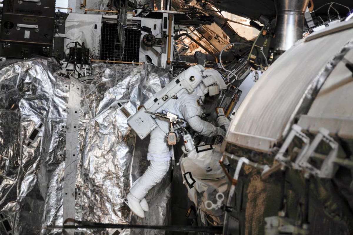 Astronaut's Calm Thinking Saved His Life in Space Emergency - Image 2