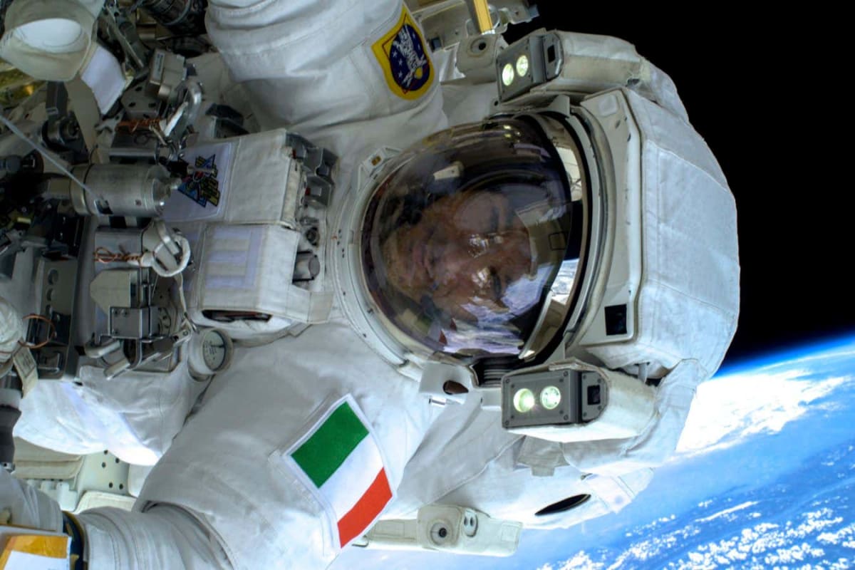 Astronaut's Calm Thinking Saved His Life in Space Emergency