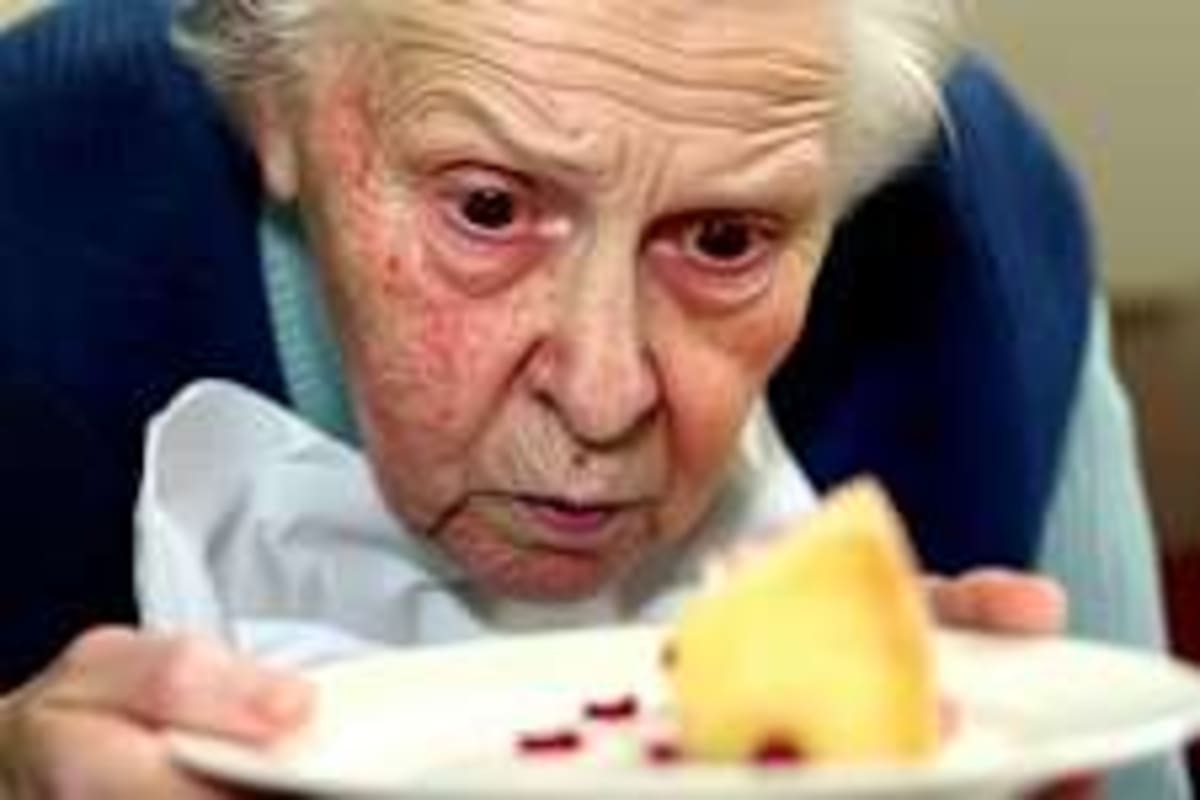 Teacher's Pub Karaoke Goes Viral, Lands TV Audition - Image 5