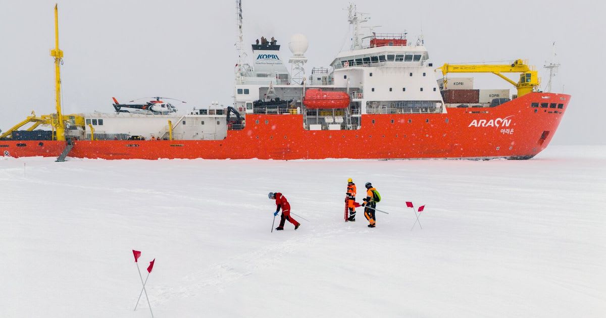 Scientists Race to Unlock Secrets of Antarctica's Thwaites