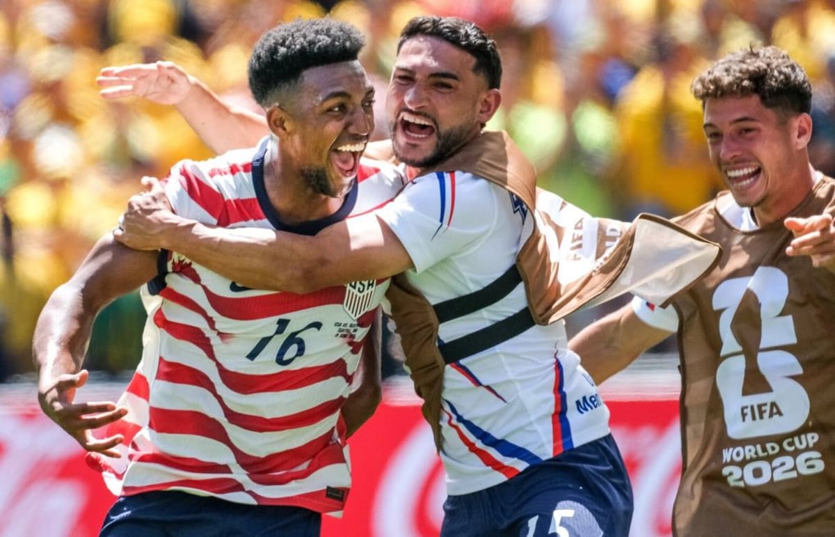 US Men's Soccer Clinches World Cup Knockout Round in Seattle - Image 2
