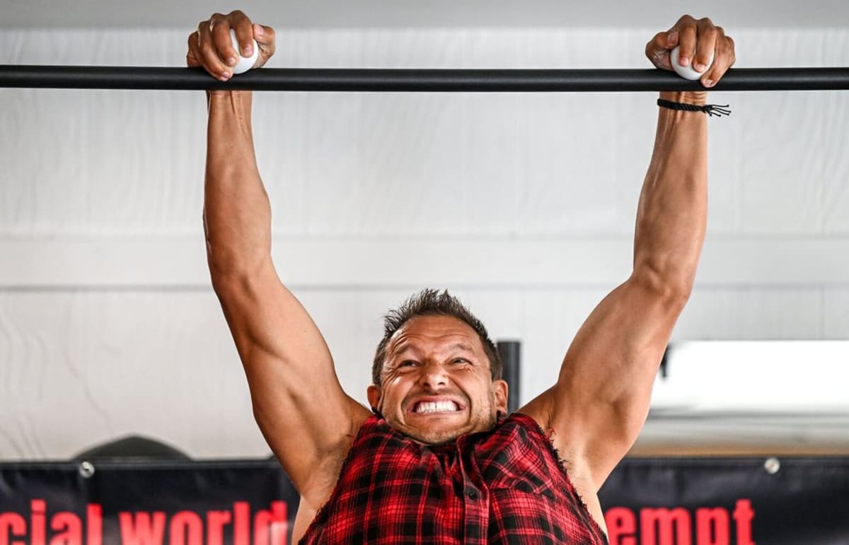 Washington Man Sets Pullup Record on His 43rd Birthday - Image 2